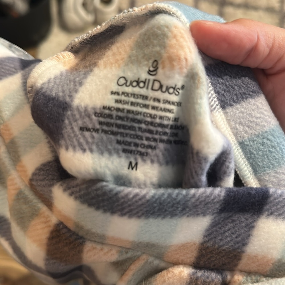Cuddl Duds Soft Fleece Pajama Set - Picture 9 of 9